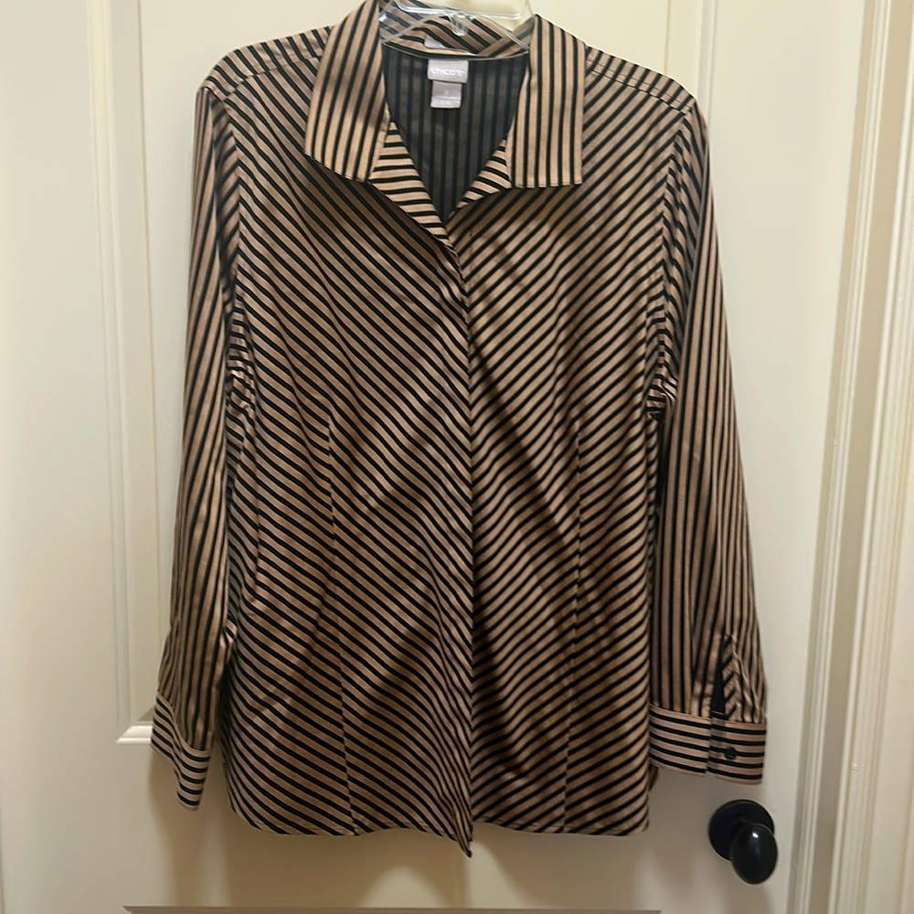 Chico’s gold and black button up top. Button up. 100% cotton.